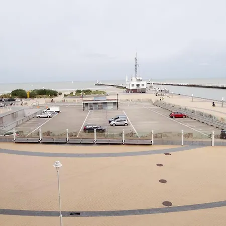In By Scenic Beaches * Nieuwpoort