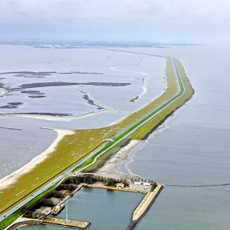 شقة In By Scenic Beaches *