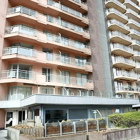 In By Scenic Beaches نيوبورت