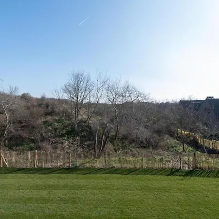 In By Scenic Beaches * نيوبورت