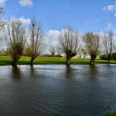In By Scenic Beaches Nieuwpoort
